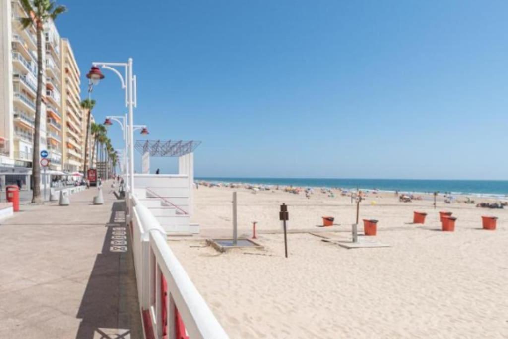 Apartamento Candari Playa En Cadiz Exterior photo